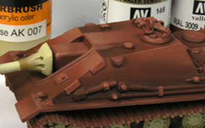 Painting red primer in German tanks – Part I